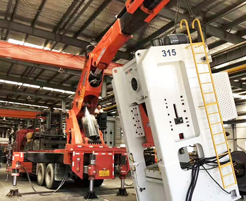 唐山丰南附近随车吊出租，轻松解决运输难题