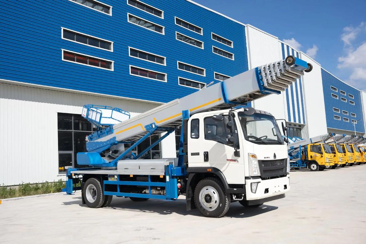 唐山丰南出租云梯车高空作业车 建筑垃圾搬运